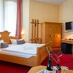 & Restaurant Waldschloesschen ホテル 3*