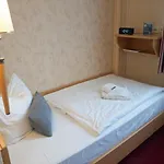 & Restaurant Waldschloesschen Hotel