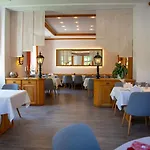 & Restaurant Waldschloesschen Hotel