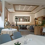 Hotel & Restaurant Waldschloesschen 3*