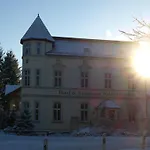 & Restaurant Waldschloesschen Hotel