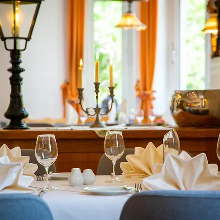 & Restaurant Waldschloesschen ホテル キューリッツ