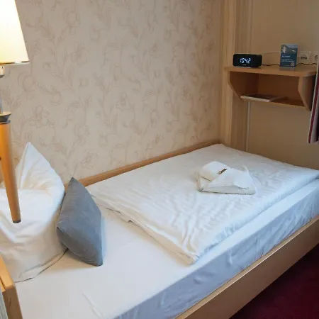 & Restaurant Waldschloesschen Hotel