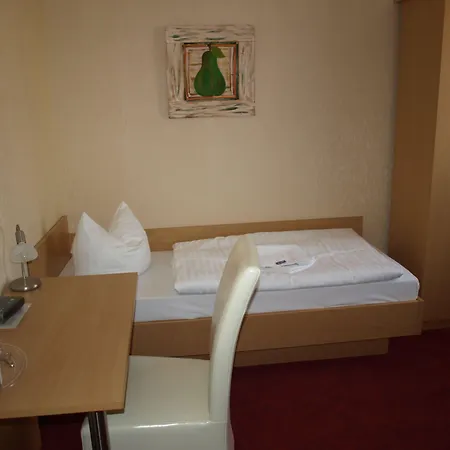 & Restaurant Waldschloesschen 3* Kyritz