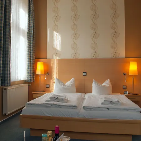 & Restaurant Waldschloesschen ホテル 3*