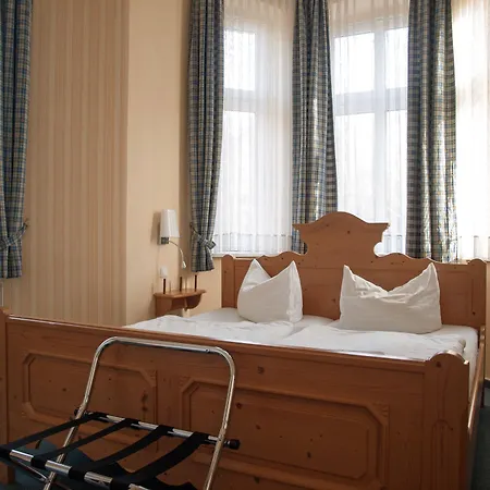 & Restaurant Waldschloesschen ホテル 3*