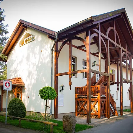 & Restaurant Waldschloesschen Hotel