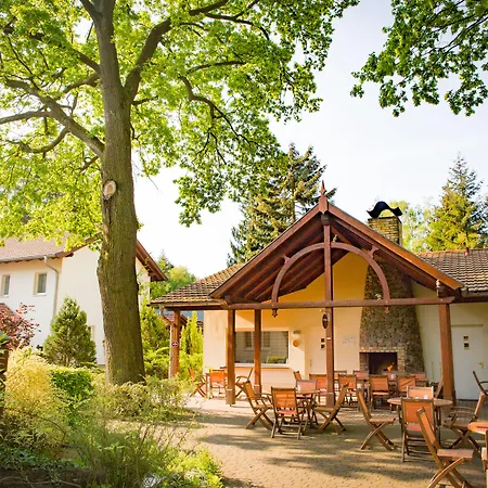 & Restaurant Waldschloesschen 3* キューリッツ