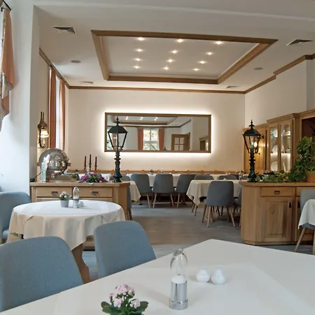 Hotel & Restaurant Waldschloesschen 3*