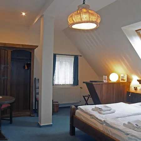 & Restaurant Waldschloesschen 3*