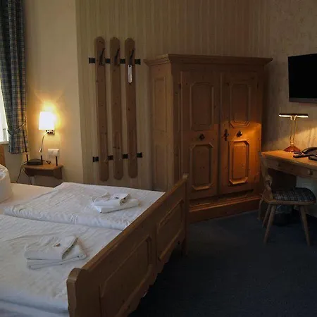 & Restaurant Waldschloesschen 3*