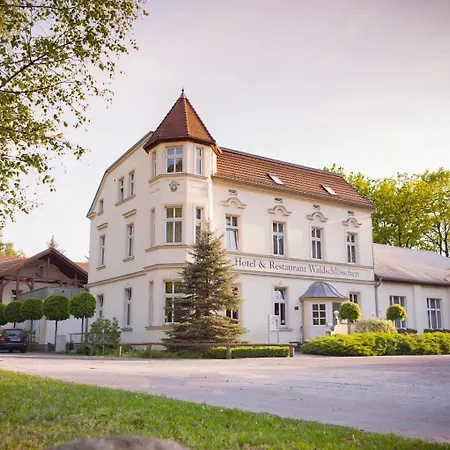 & Restaurant Waldschloesschen Hotel