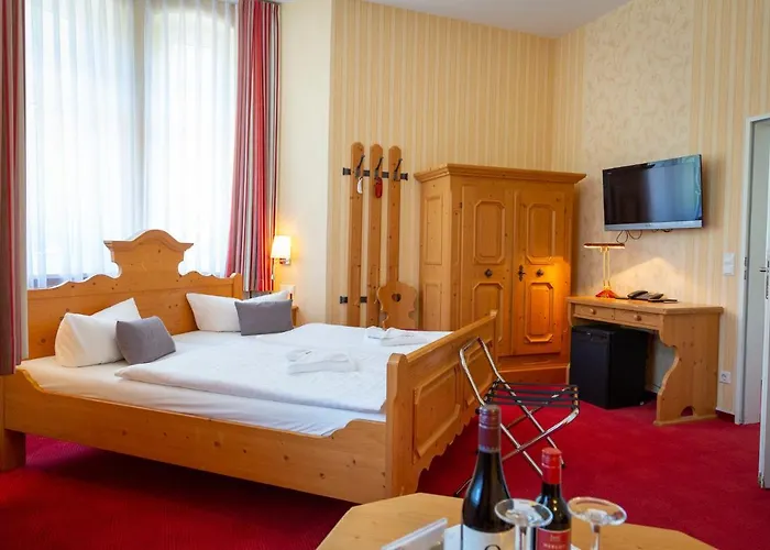 & Restaurant Waldschloesschen 酒店 3*