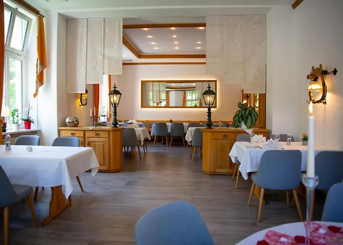 & Restaurant Waldschloesschen Hotel