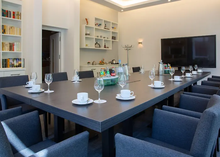 & Restaurant Waldschloesschen 3* كيريتز