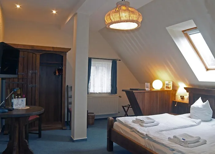 & Restaurant Waldschloesschen 3*